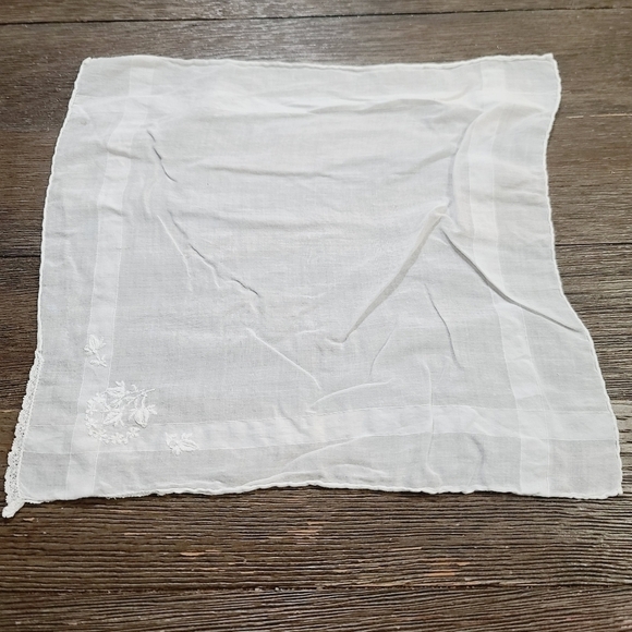Vintage Dainty White Monochromatic Floral Embroidery Handkerchief - Picture 1 of 7